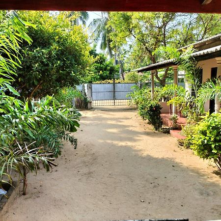 Suman Beach Rooms Nilaveli Exterior photo